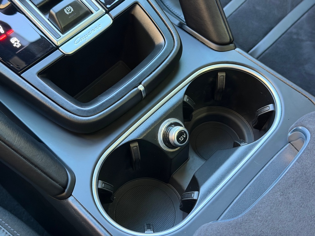Photo 49 of this PORSCHE CAYENNE GTS