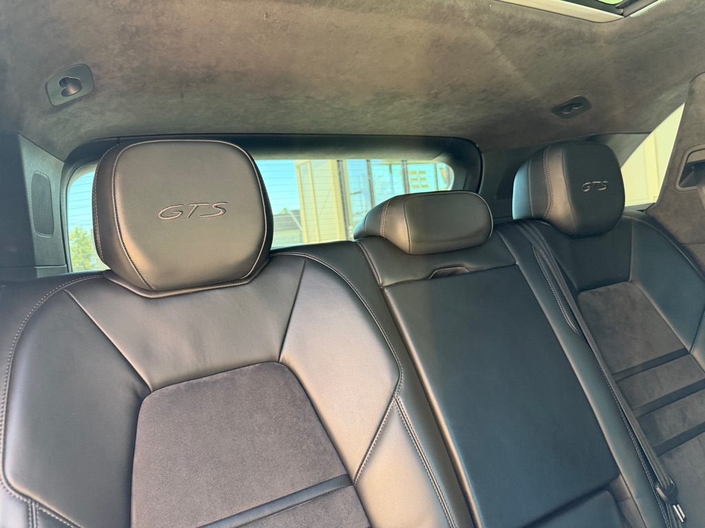 Photo 87 of this PORSCHE CAYENNE GTS