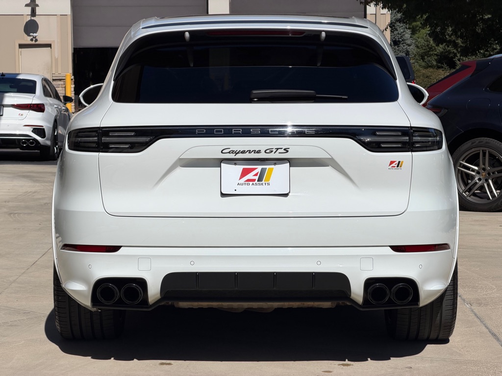 Photo 8 of this PORSCHE CAYENNE GTS