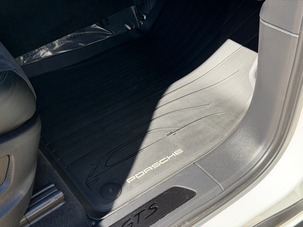 Photo 62 of this PORSCHE CAYENNE GTS