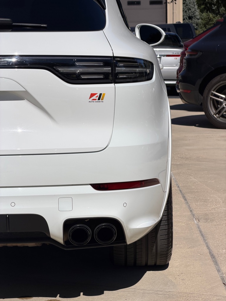 Photo 15 of this PORSCHE CAYENNE GTS