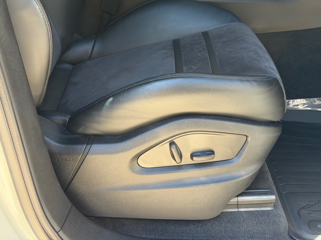 Photo 64 of this PORSCHE CAYENNE GTS