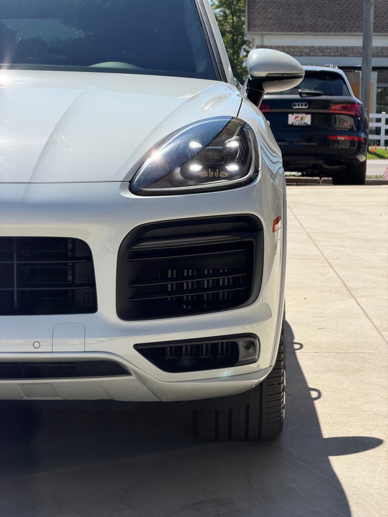 Photo 13 of this PORSCHE CAYENNE GTS