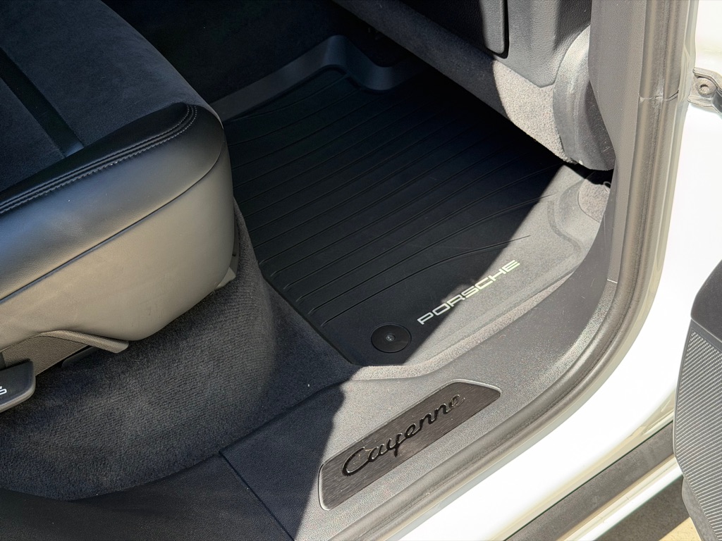 Photo 81 of this PORSCHE CAYENNE GTS