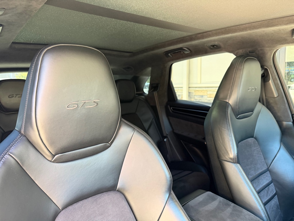 Photo 72 of this PORSCHE CAYENNE GTS