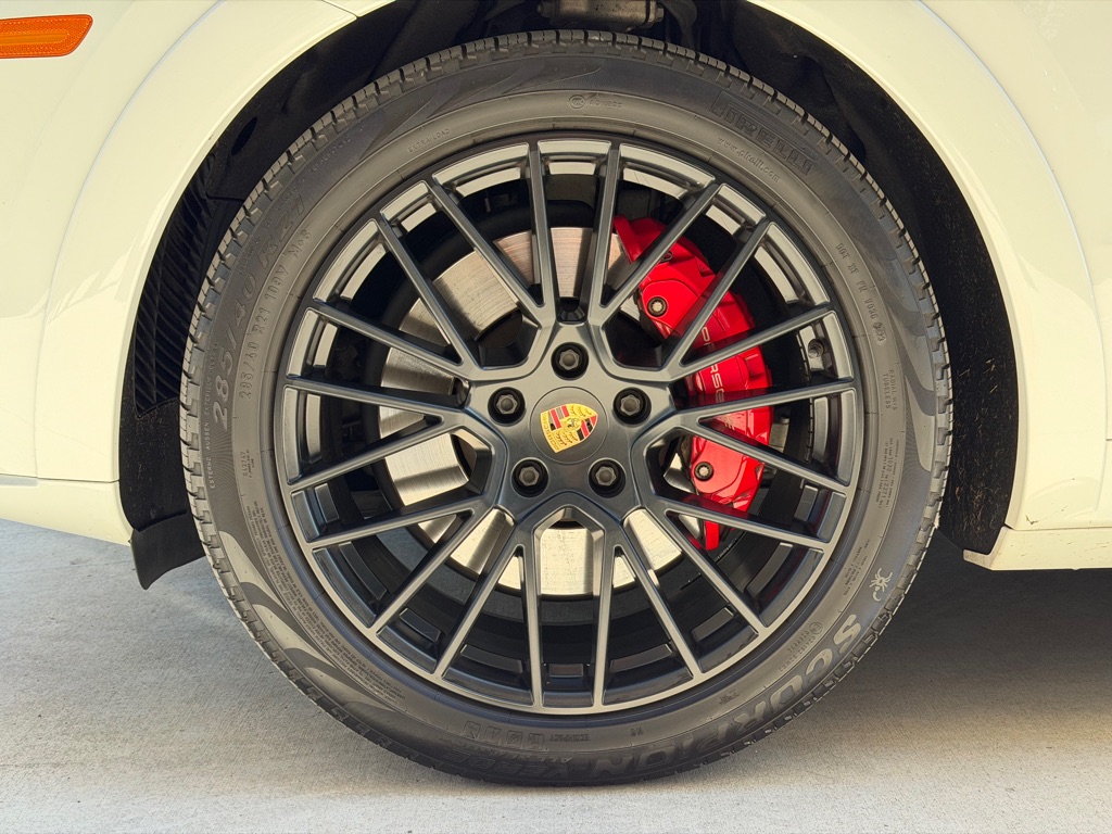 Photo 17 of this PORSCHE CAYENNE GTS
