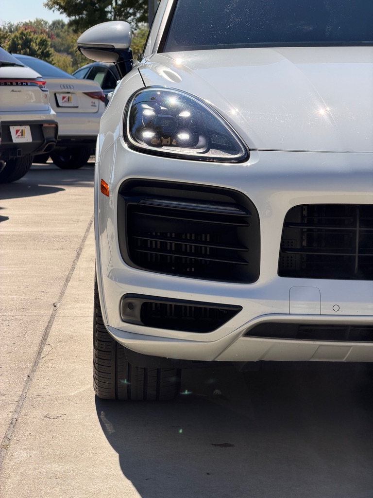 Photo 12 of this PORSCHE CAYENNE GTS