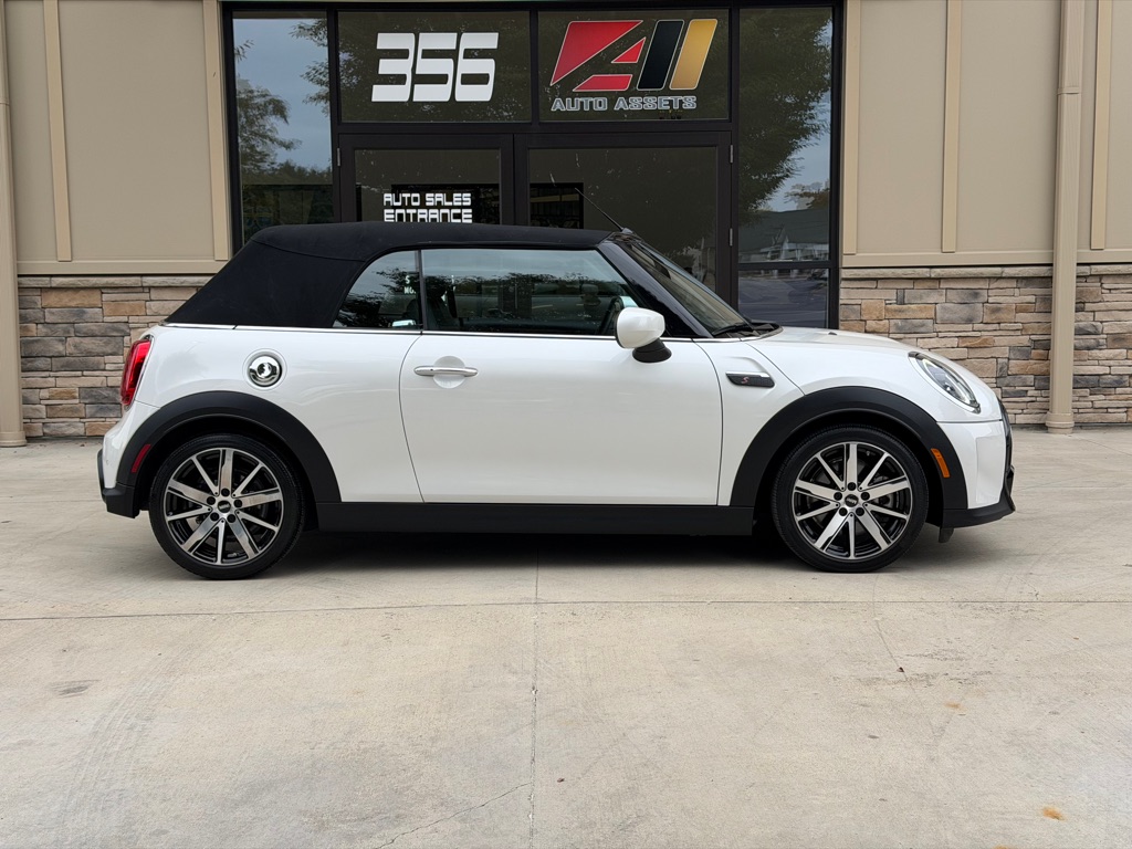 Photo 2 of this MINI COOPER