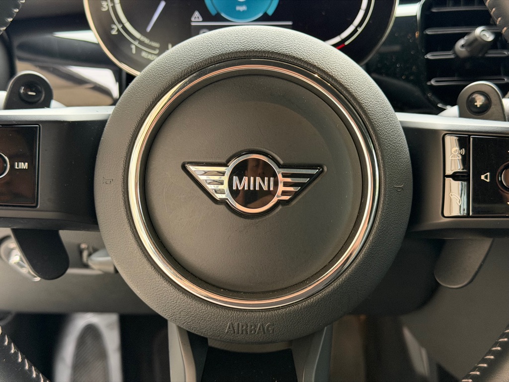 Photo 34 of this MINI COOPER