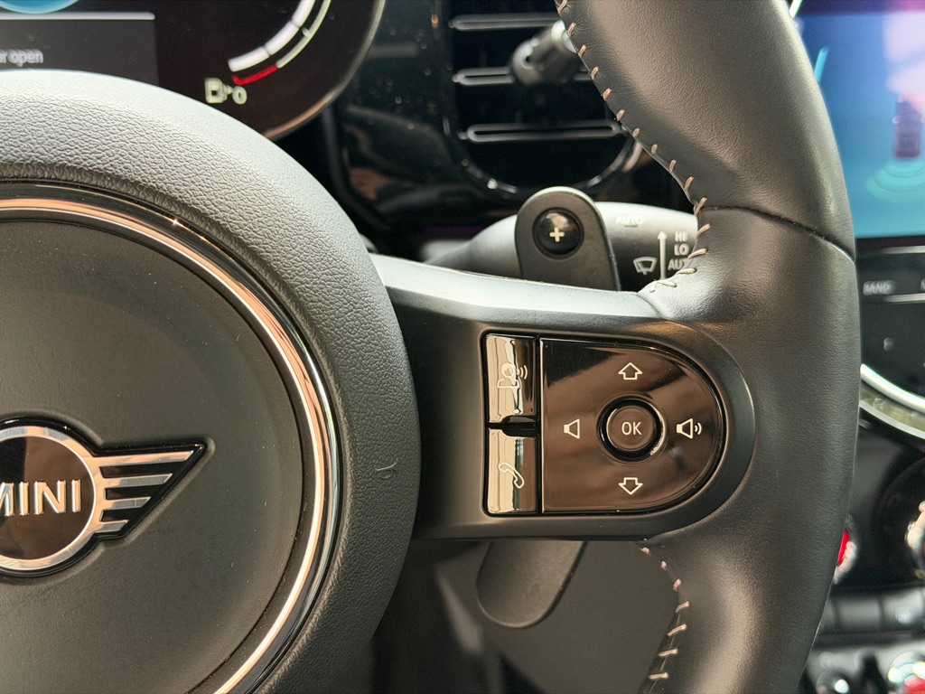 Photo 36 of this MINI COOPER