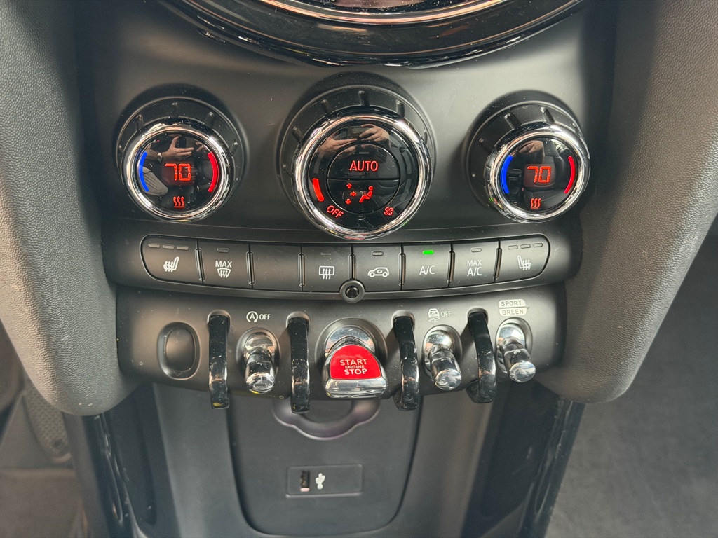 Photo 39 of this MINI COOPER