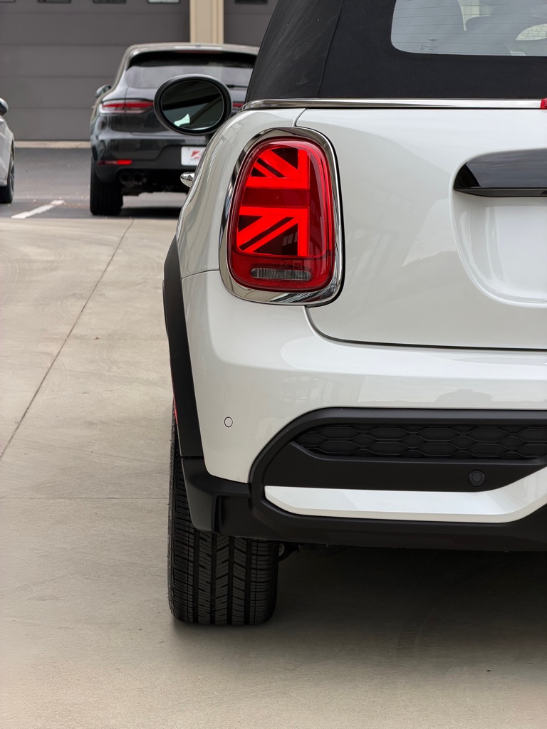 Photo 14 of this MINI COOPER