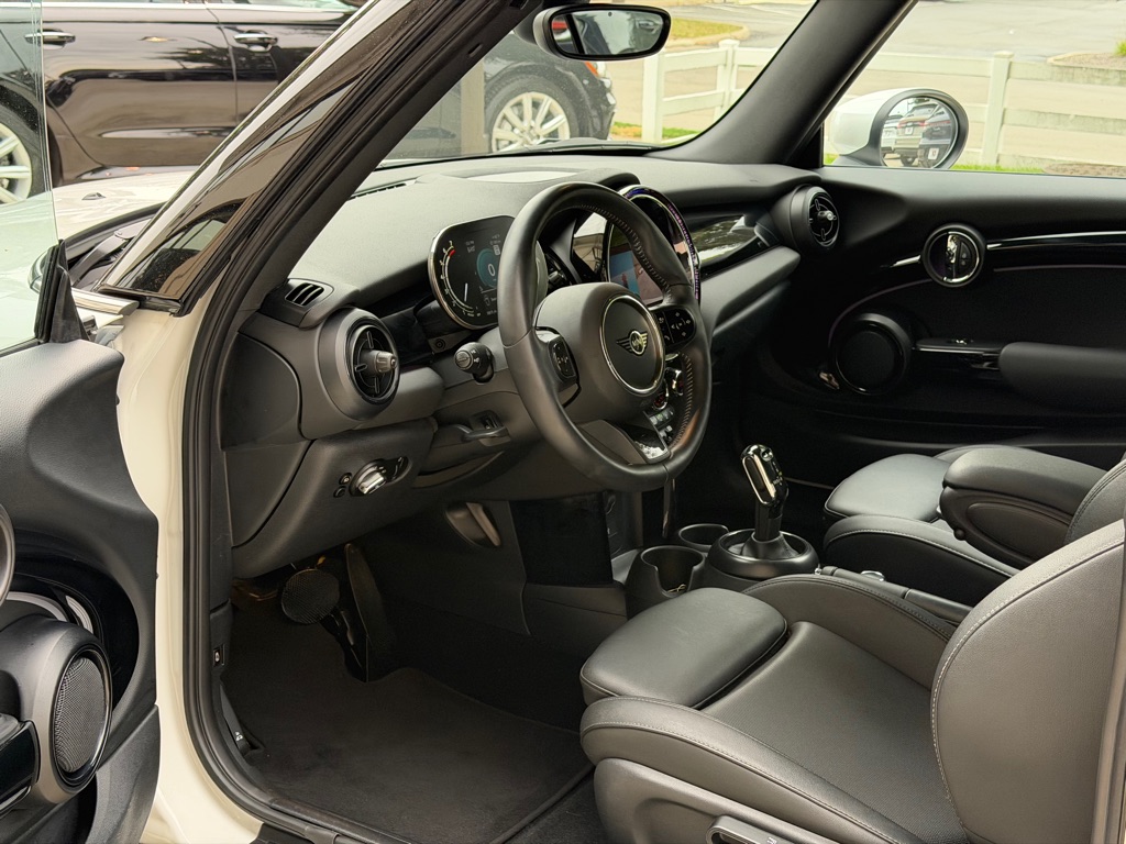 Photo 21 of this MINI COOPER