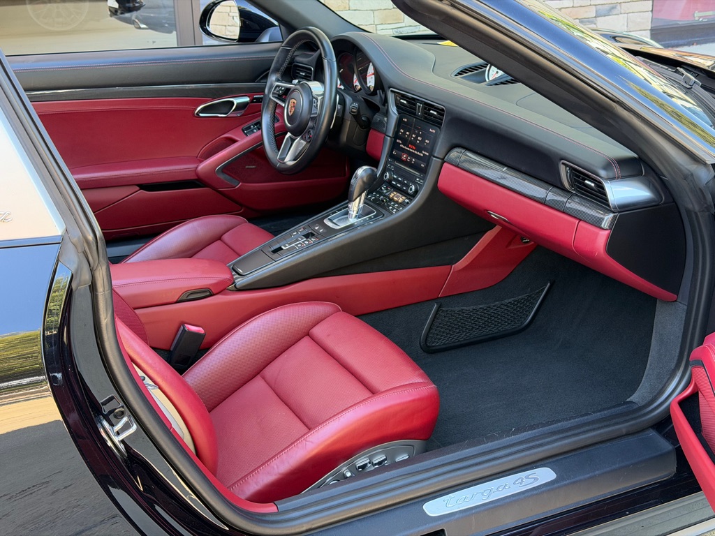 Photo 59 of this PORSCHE 911 TARGA 4S