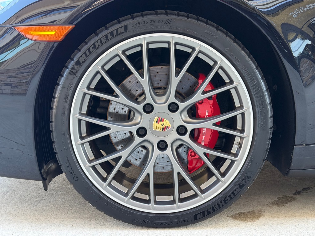 Photo 21 of this PORSCHE 911 TARGA 4S