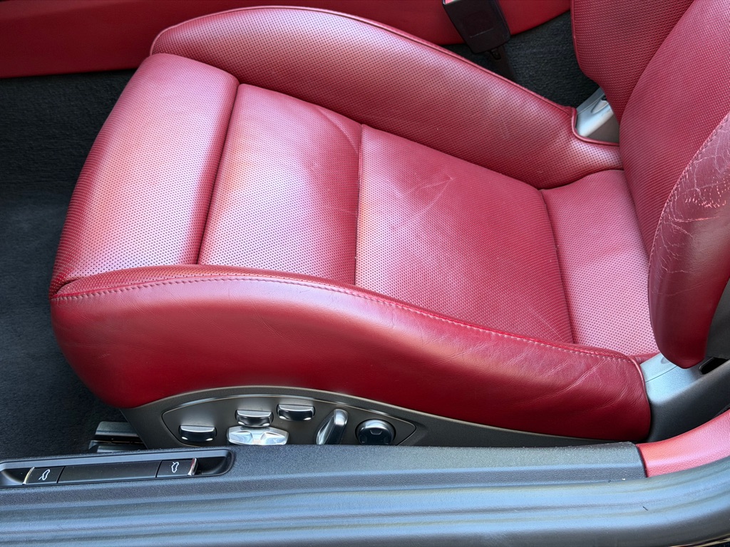 Photo 33 of this PORSCHE 911 TARGA 4S