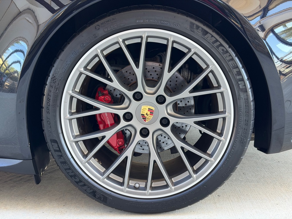 Photo 22 of this PORSCHE 911 TARGA 4S