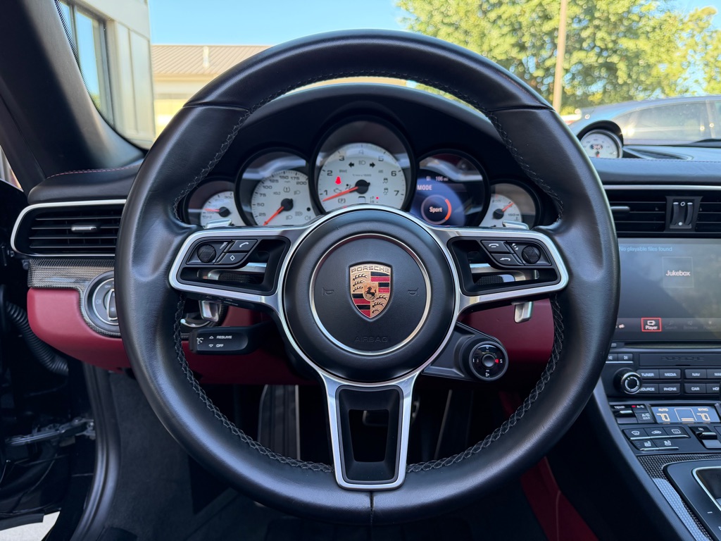 Photo 38 of this PORSCHE 911 TARGA 4S