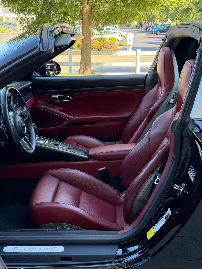Photo 25 of this PORSCHE 911 TARGA 4S