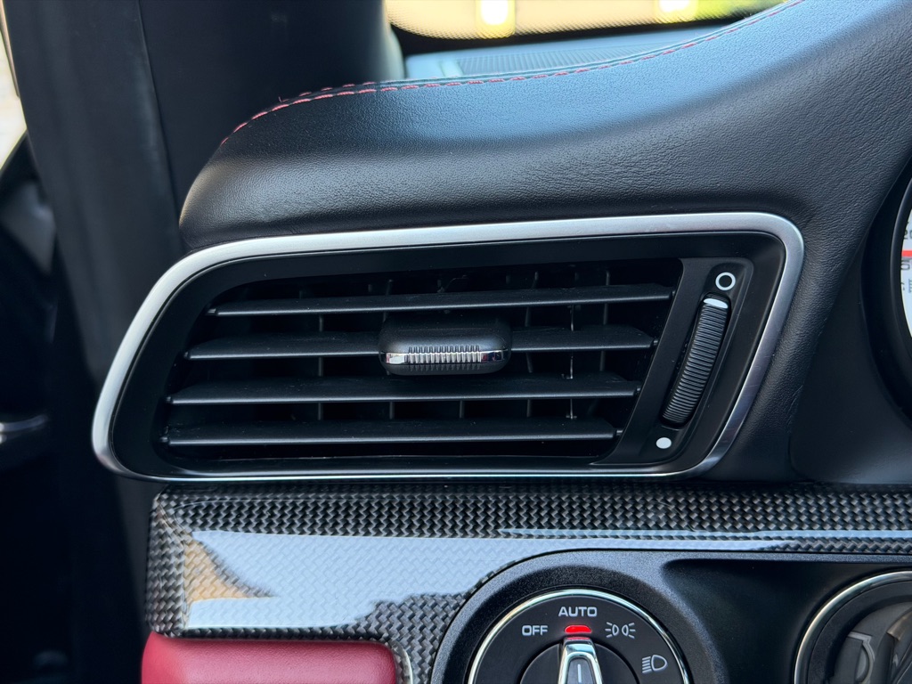Photo 37 of this PORSCHE 911 TARGA 4S