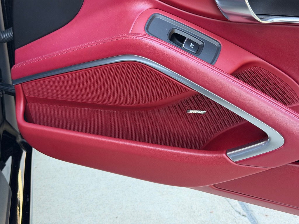 Photo 62 of this PORSCHE 911 TARGA 4S