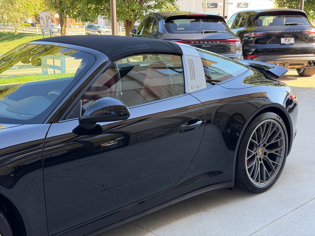 Photo 79 of this PORSCHE 911 TARGA 4S
