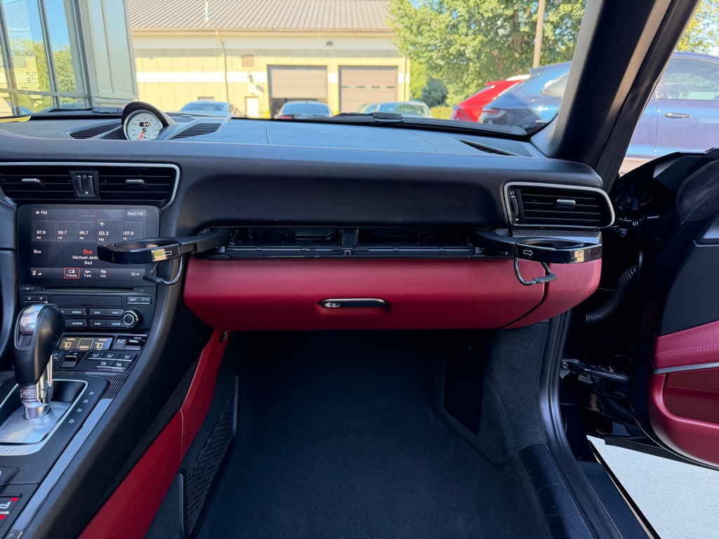 Photo 69 of this PORSCHE 911 TARGA 4S