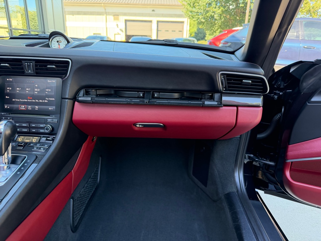Photo 68 of this PORSCHE 911 TARGA 4S