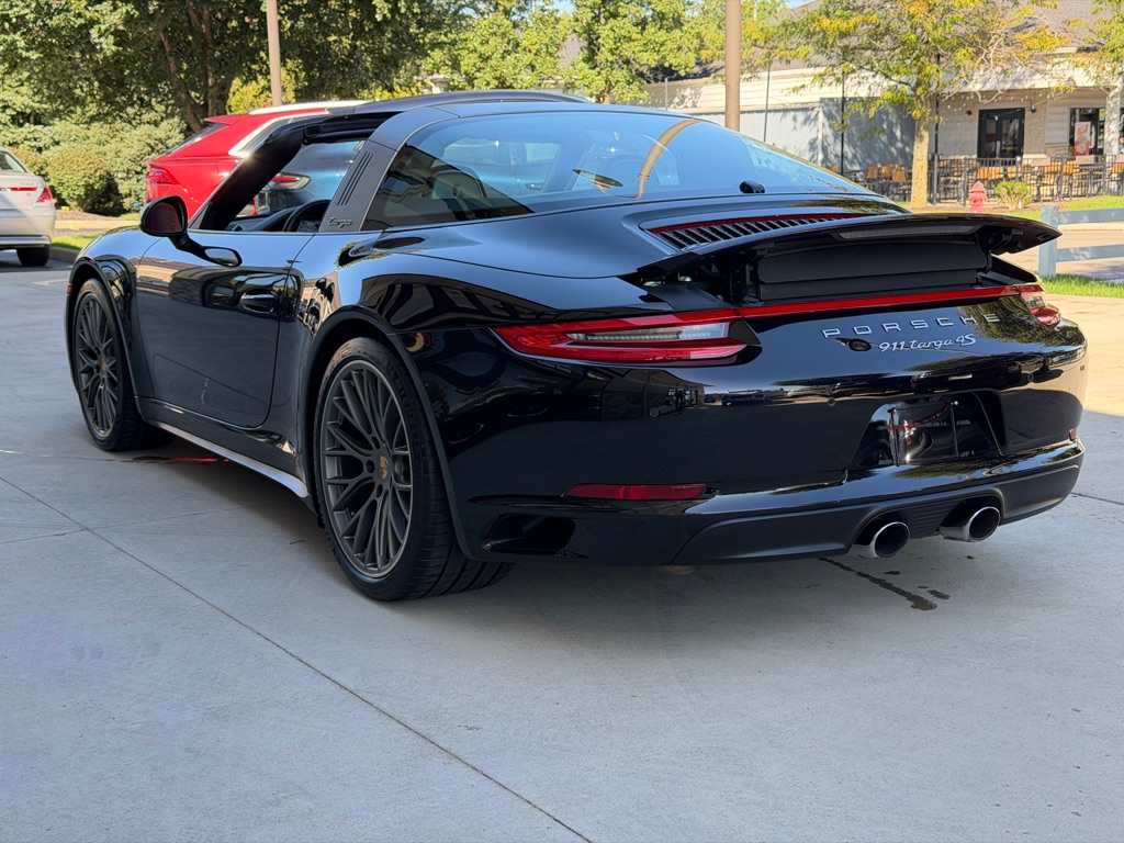 Photo 6 of this PORSCHE 911 TARGA 4S