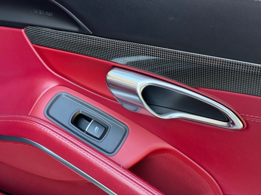 Photo 61 of this PORSCHE 911 TARGA 4S