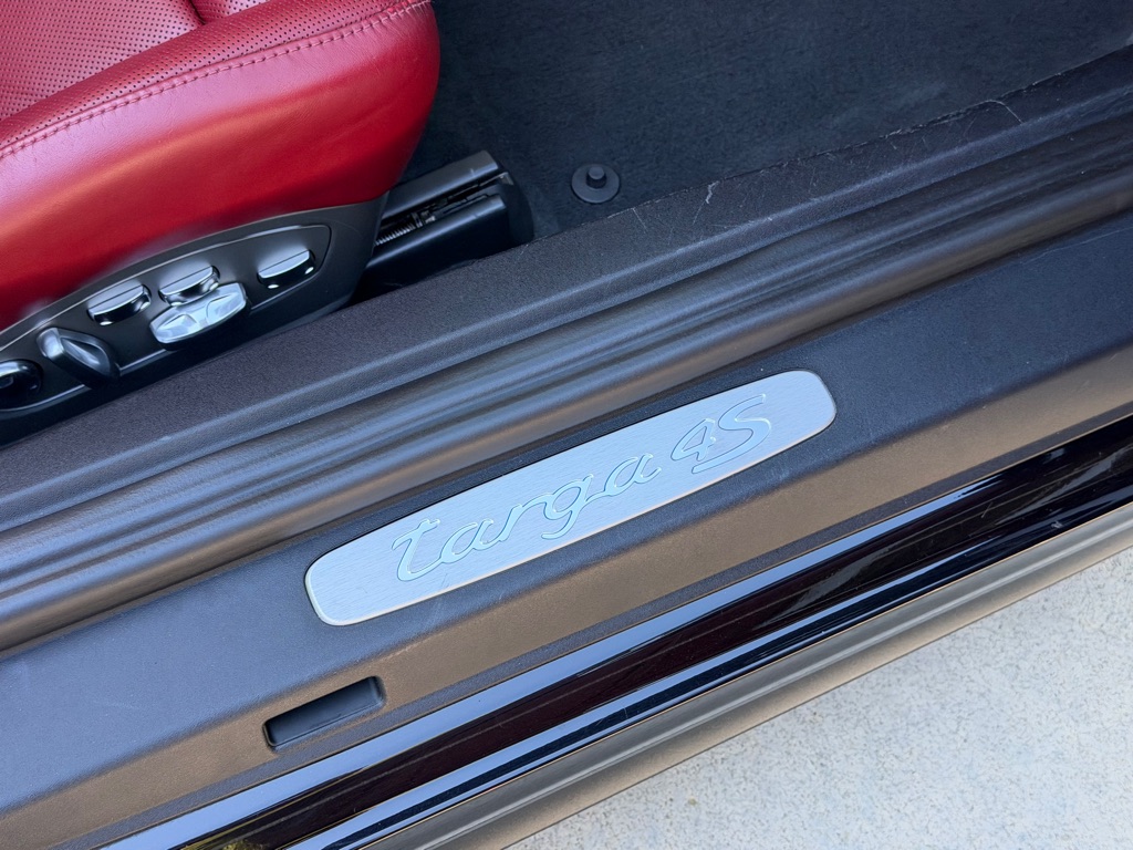 Photo 63 of this PORSCHE 911 TARGA 4S