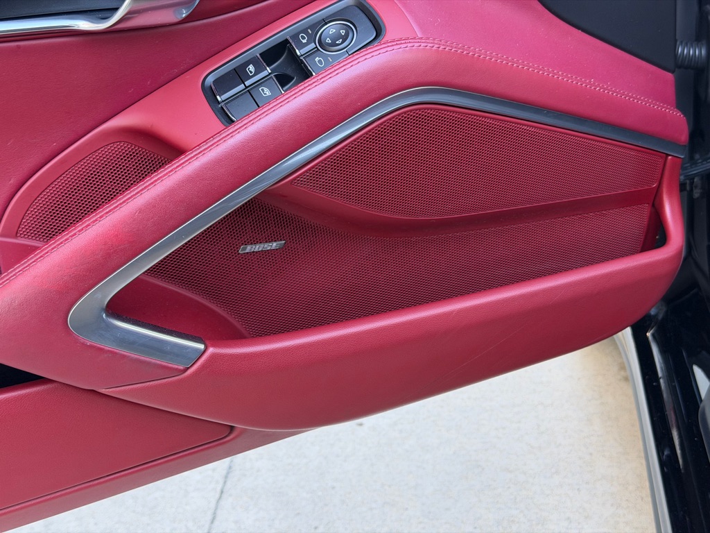 Photo 30 of this PORSCHE 911 TARGA 4S