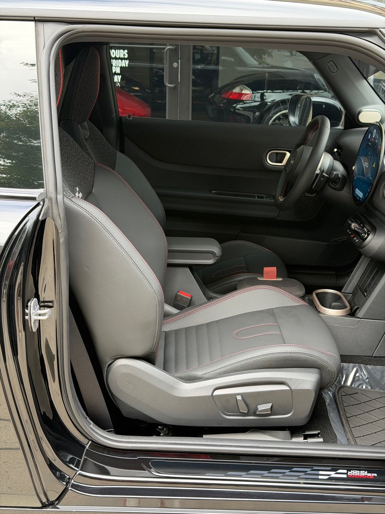 Photo 53 of this MINI COOPER