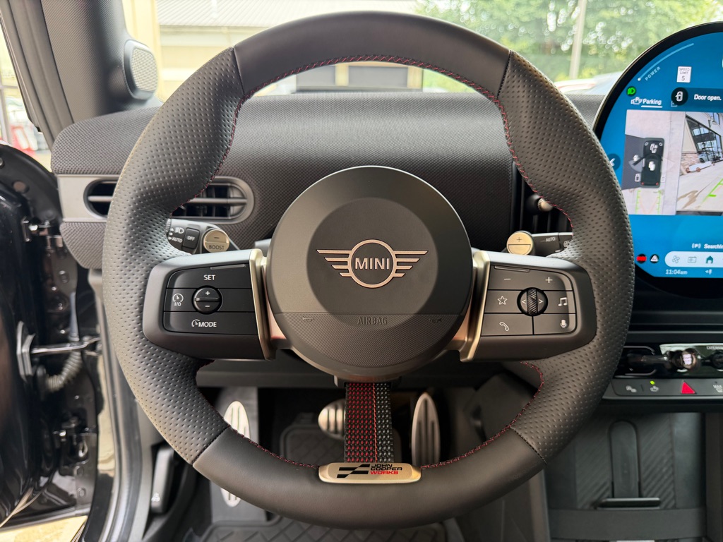 Photo 32 of this MINI COOPER