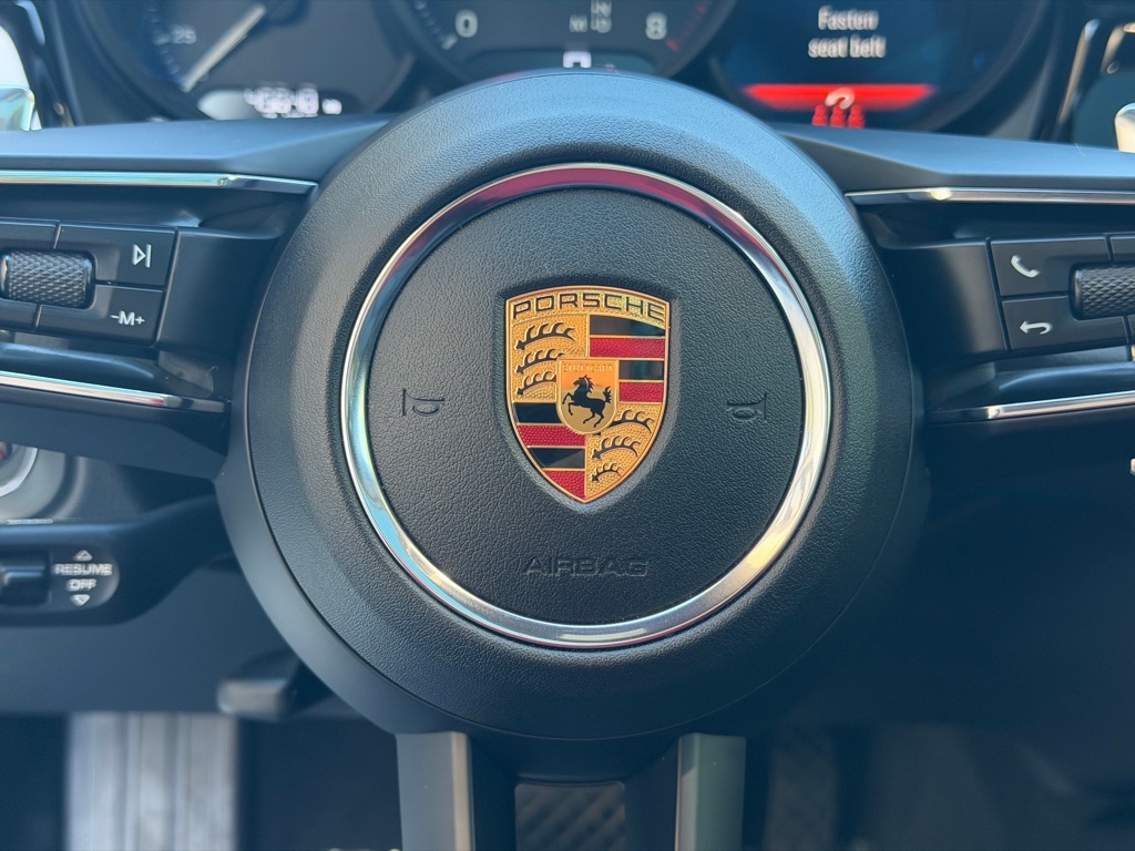 Photo 27 of this PORSCHE MACAN