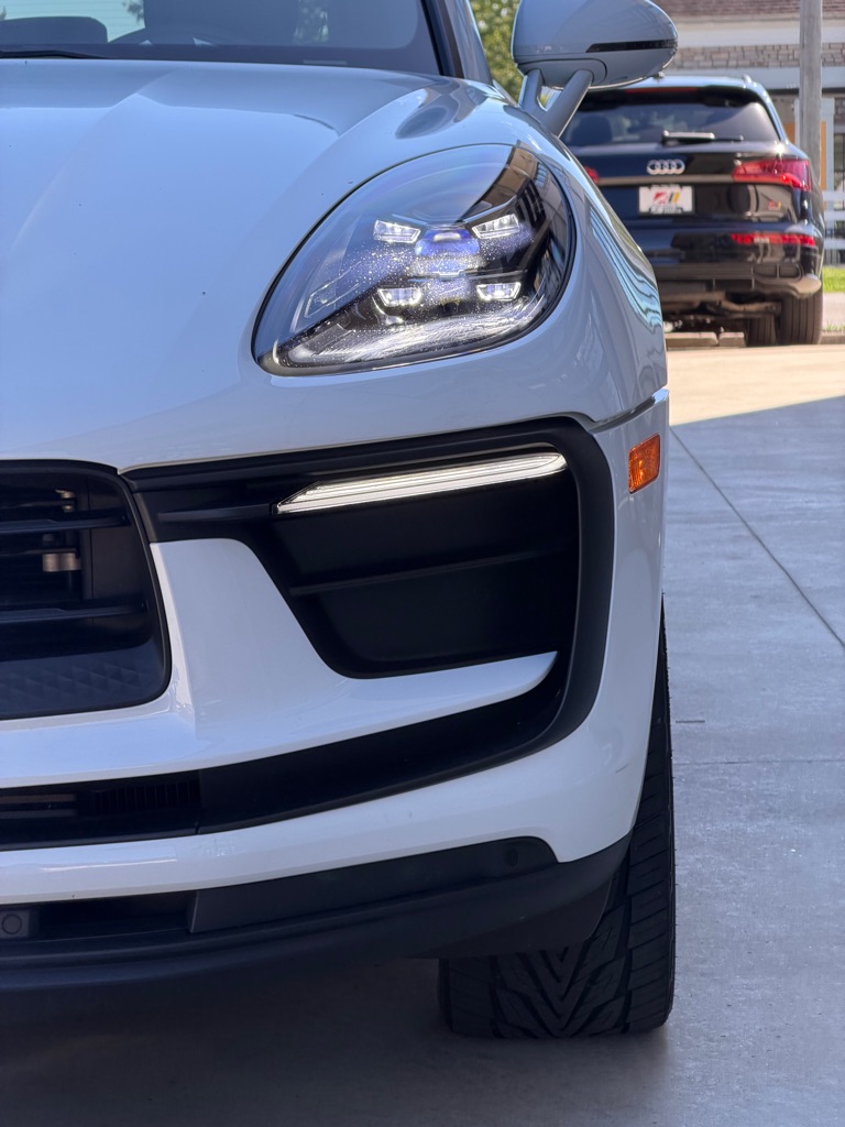 Photo 11 of this PORSCHE MACAN