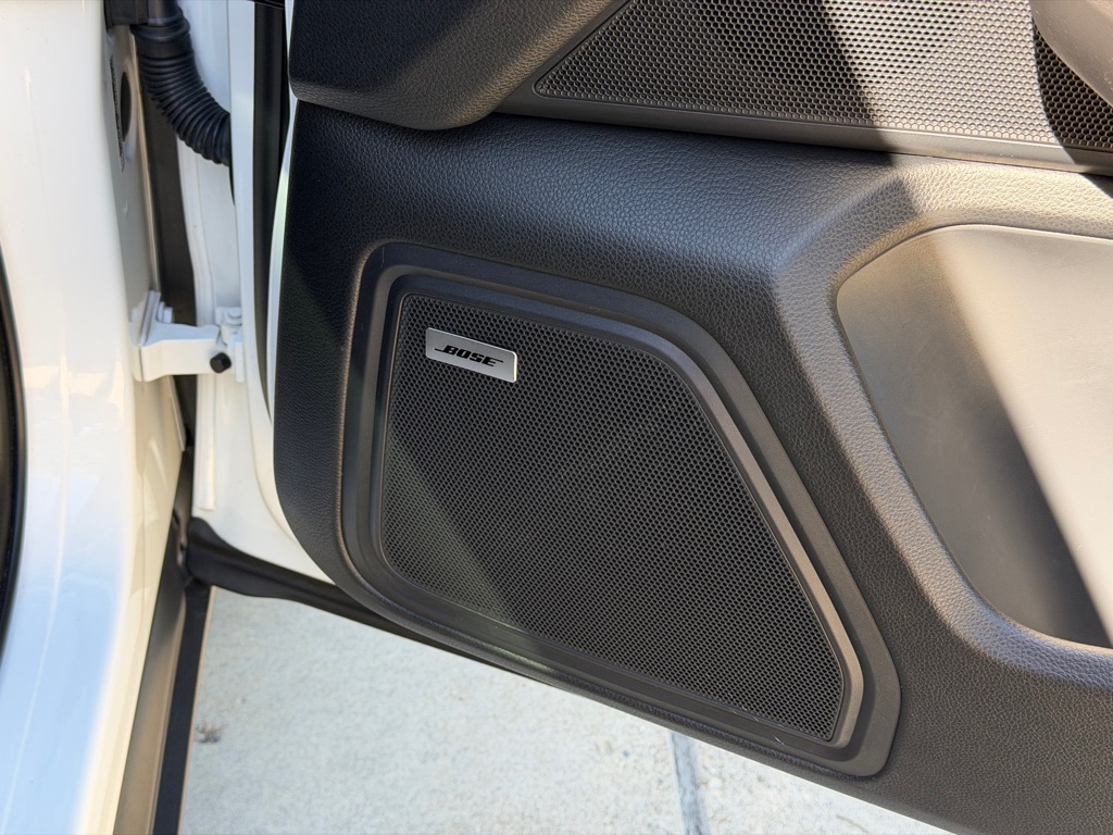 Photo 51 of this PORSCHE MACAN