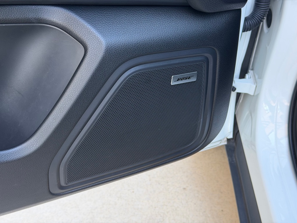 Photo 19 of this PORSCHE MACAN