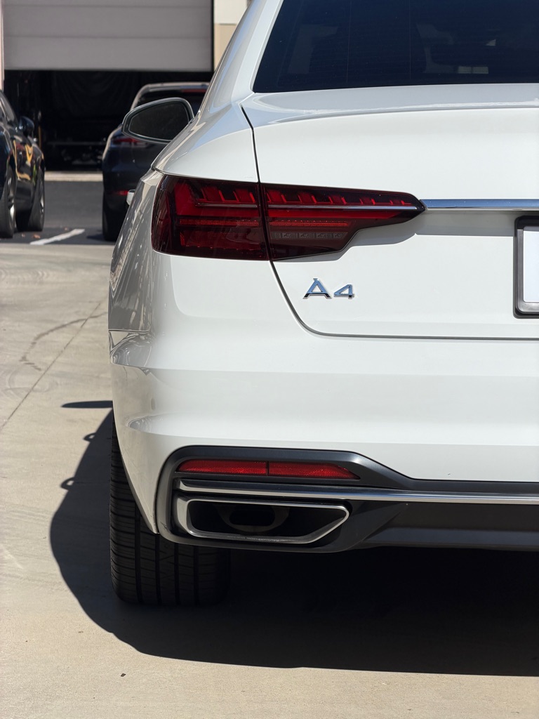 Photo 16 of this AUDI A4