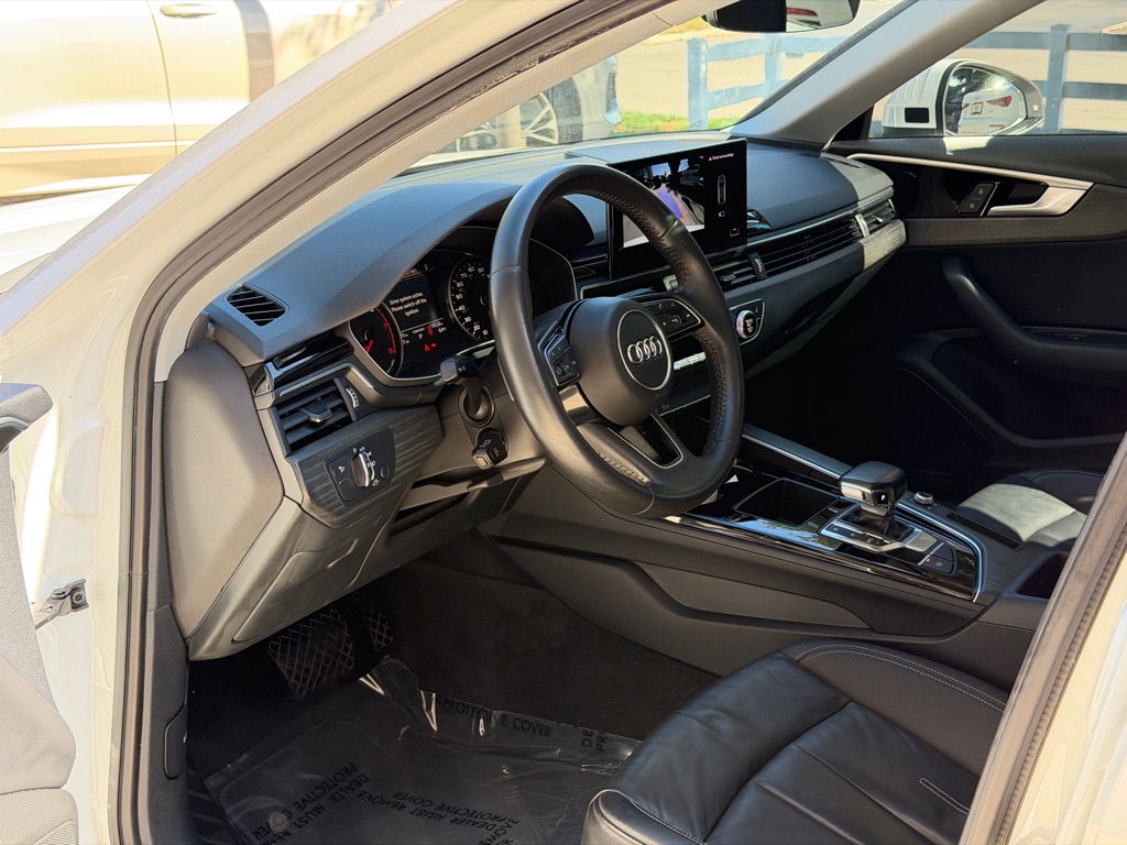 Photo 24 of this AUDI A4