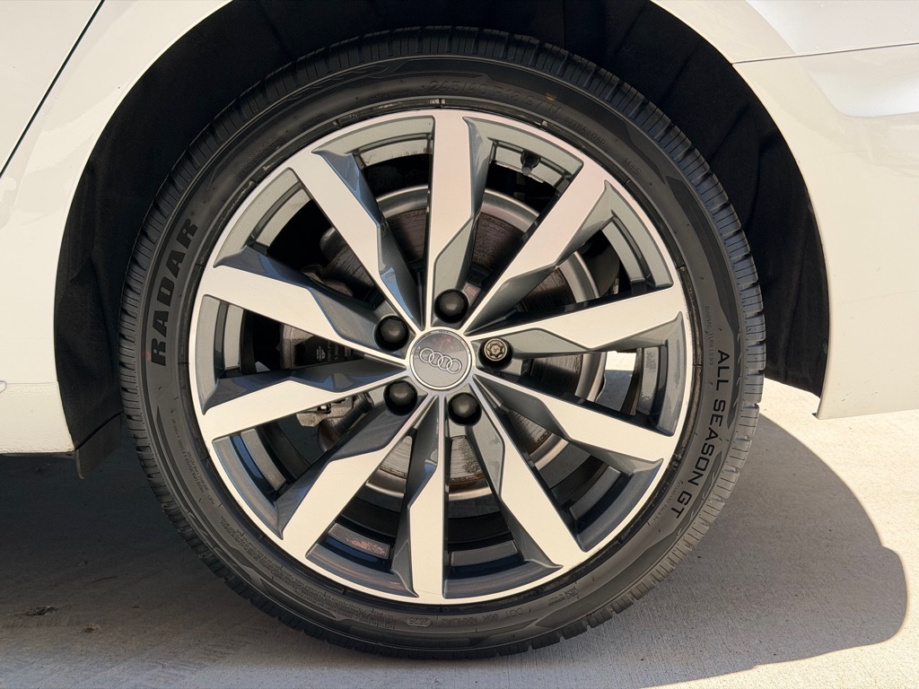 Photo 19 of this AUDI A4