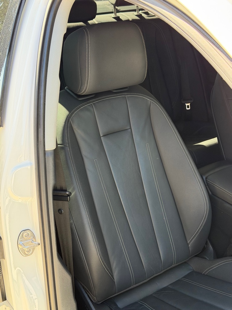 Photo 56 of this AUDI A4