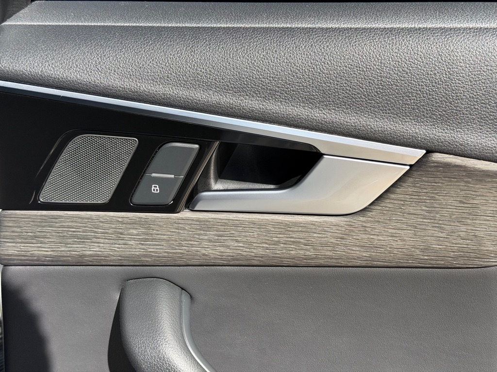 Photo 67 of this AUDI A4