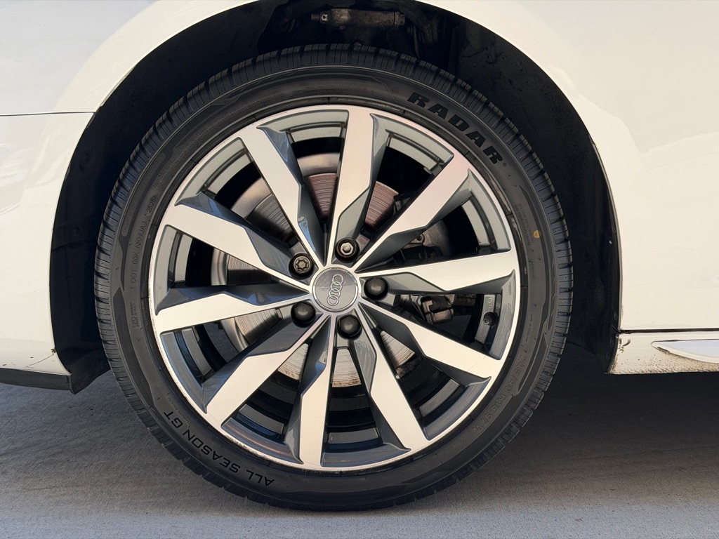 Photo 18 of this AUDI A4