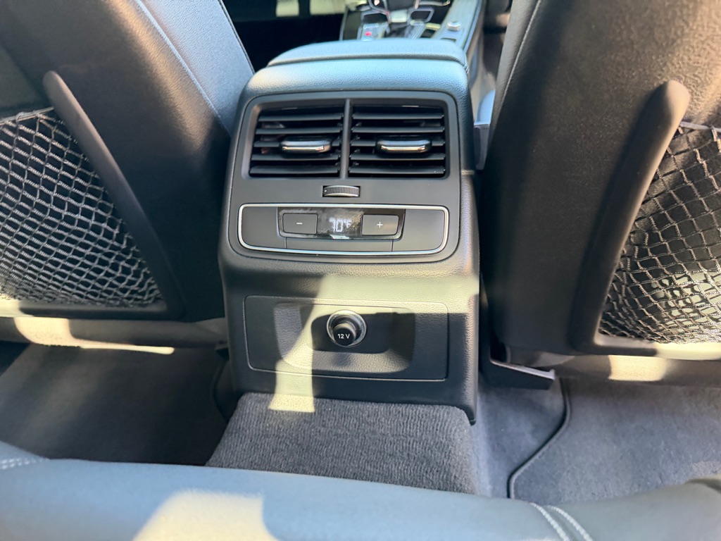 Photo 72 of this AUDI A4