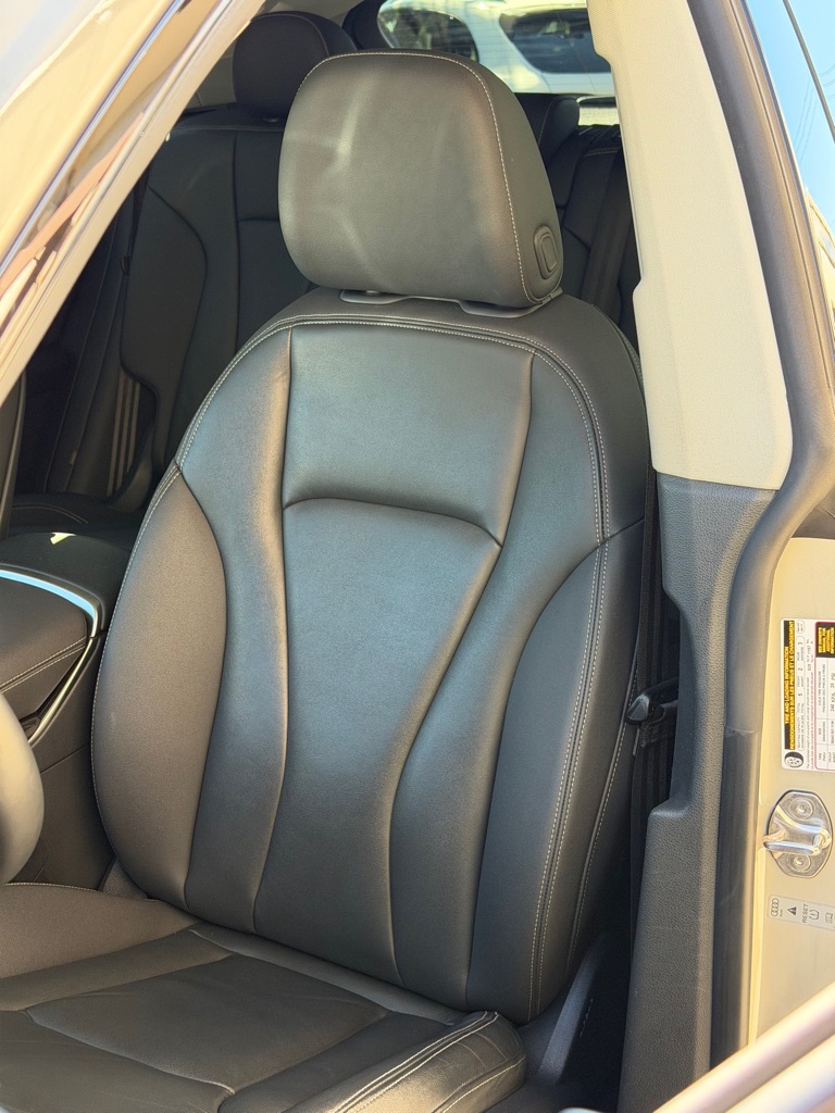 Photo 27 of this AUDI Q8