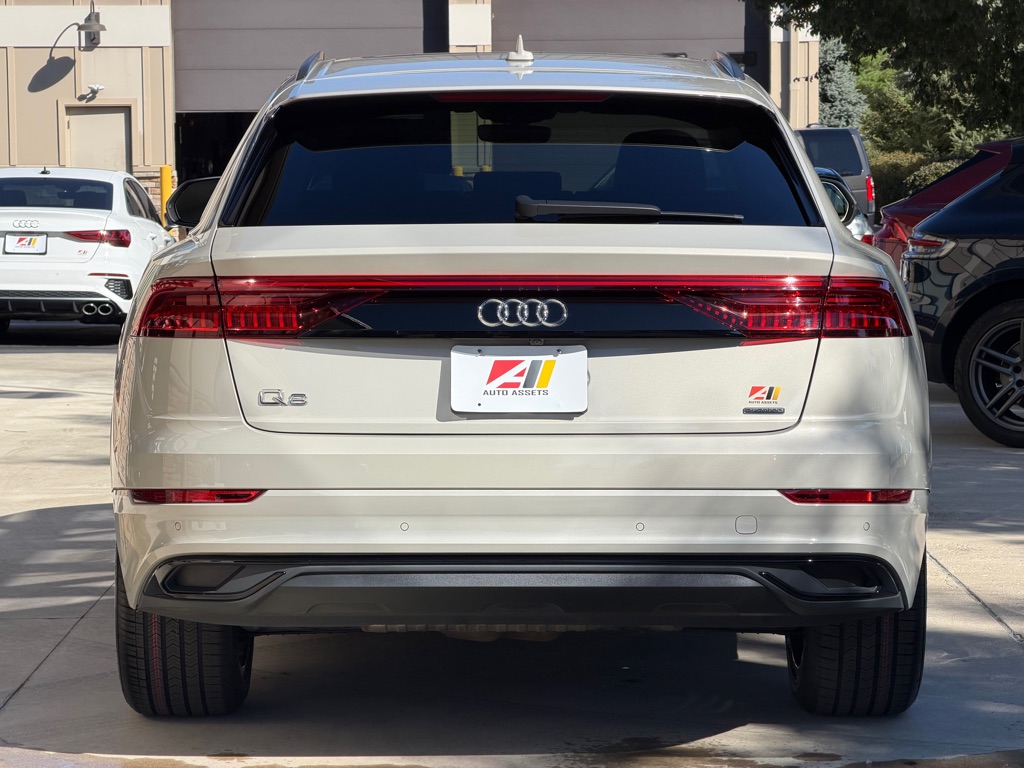Photo 7 of this AUDI Q8