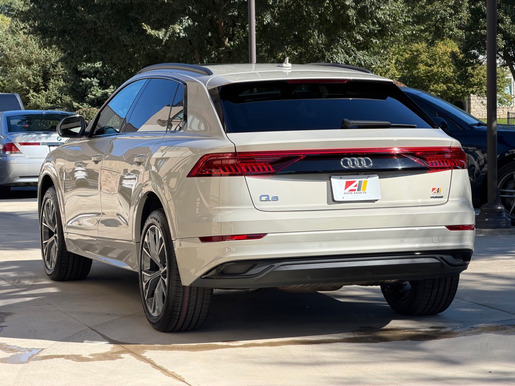 Photo 9 of this AUDI Q8