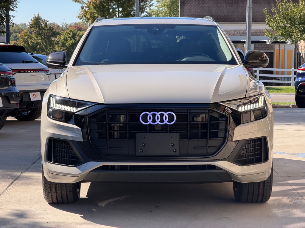 Photo 4 of this AUDI Q8