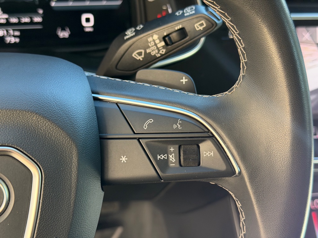 Photo 34 of this AUDI Q8